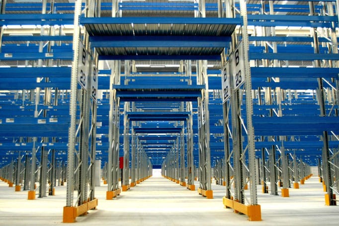 Regalsysteme-mit-Anfahrschutz-1