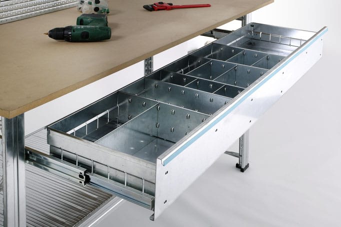 Werkbank-mit-Schubladen